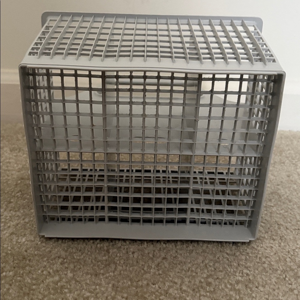 GE DISHWASHER WD28X265 SILVERWARE BASKET (USED) - Picture 3 of 3